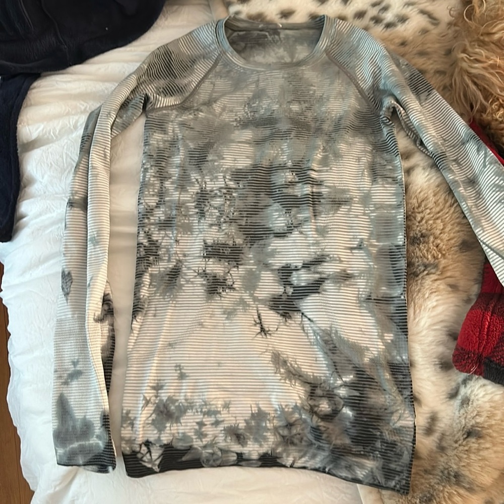 Lululemon long sleeve swiftly tech